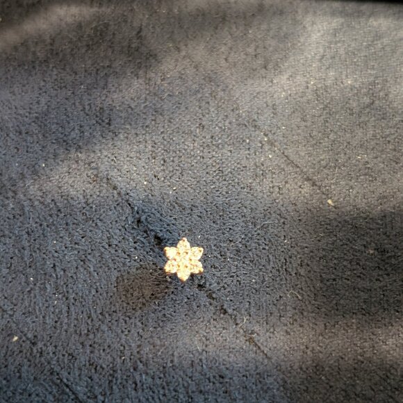 ***SOLD*** Diamond Flower Threaded Stud Earring Rose Gold 4.5mm MSRP $610 - Picture 2 of 9